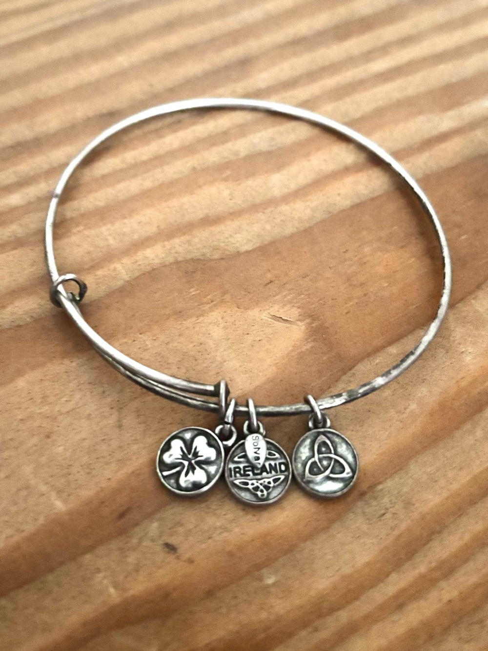 Solvar Celtic Irish Shamrock Trinity Knot Bangle Bracelet